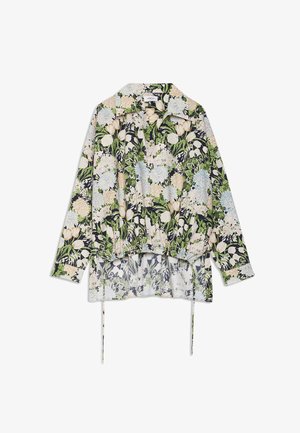 Blusa de manga larga con flores verdes, blancas y pastel, con cuello, detalle de botones y cordones ajustables en el dobladillo.