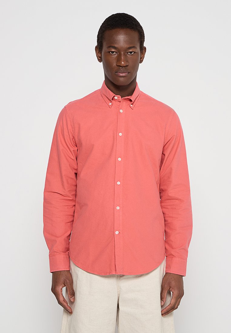 NN.07 Overhemd koraalrood