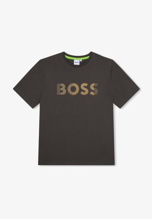 Camiseta de color gris oscuro hecha de algodón con mangas cortas. Presenta un atrevido logo en oro a rayas de "BOSS" en el centro, con un diseño de cuello redondo.