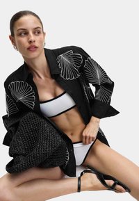 Marks & Spencer RICH EMBROIDERED COLLARED RELAXED  - Camicia - black