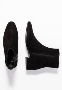 Vagabond Kotníkové boty - black