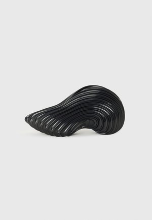 QUANTUM - Trainers - black