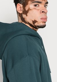 Weekday Sweatshirt com capuz - green