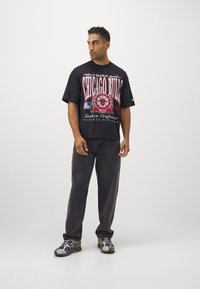 New Era NBA CHICAGO BULLS OVERSIZE - Klubbklær - black