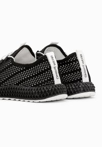 Ombre OM-FOKS - Sneakers basse - black
