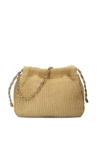 Gehaakte beige handtas met een relaxte vorm, voorzien van een kettingriem en gedraaide handvatten. Textuurstof en zachte zijkanten.