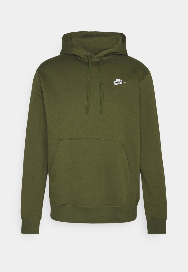 Sweat à capuche Nike vert olive avec poche avant, capuche à cordon, manches longues et petit logo blanc Nike sur la poitrine.