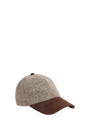 Pet - deep brown