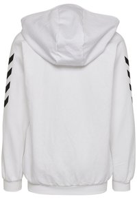 Sweatshirt à capuche blanche avec des manches longues, ornée de rayures noires diagonales sur les deux manches et d'un tissu texturé. L'ourlet et les poignets sont en côtes.