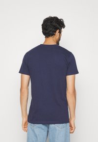 REVOLUTION REGULAR FIT WITH CHEST EMBROIDERY - T-shirt print - navy
