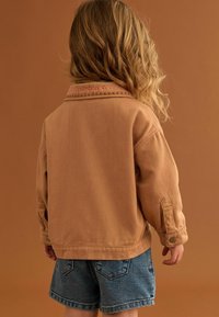 Miniaturna slika 4