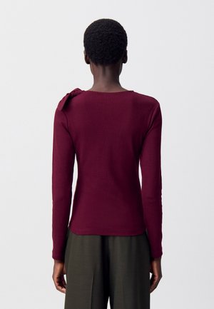 Pořadí 14: Claudie Pierlot - Top s dlouhým rukávem