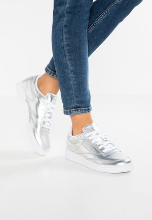 Reebok Classic, CLUB C 85 S SHINE - Sneakers basse - silver/white