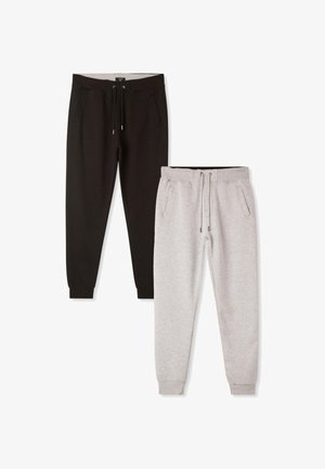 Due paia di pantaloni jogger: uno nero e uno grigio chiaro. Entrambi presentano costole elastiche, vita con cordino e tasche laterali.