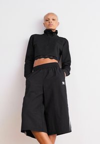 adidas Originals CAPRI - Calções - black