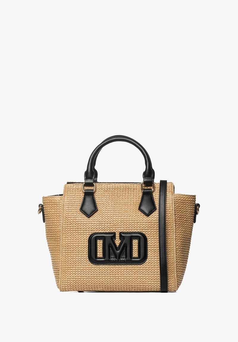Sac en toile beige avec des accents en cuir noir. Présente un design structuré, des poignées supérieures doubles et un logo noir bien en vue à l'avant.