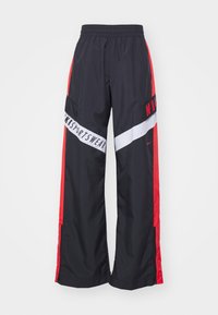 Unselected, black/light crimson/white