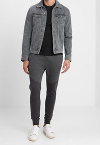 Pier One Träningsbyxor - dark grey