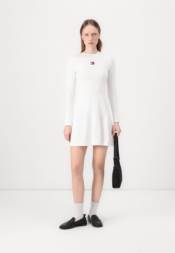 FIT FLARE BADGE DRESS - Jersey dress - ecru3