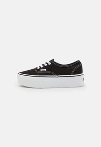 UA AUTHENTIC STACKFORM - Matalavartiset tennarit - black/true white