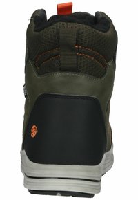 Zielono-czarna, wysoka sneakersy z pomarańczowymi akcentami, materiałowa cholewka, gumowa podeszwa, miękki kołnierz oraz uchwyt do łatwego zakładania.