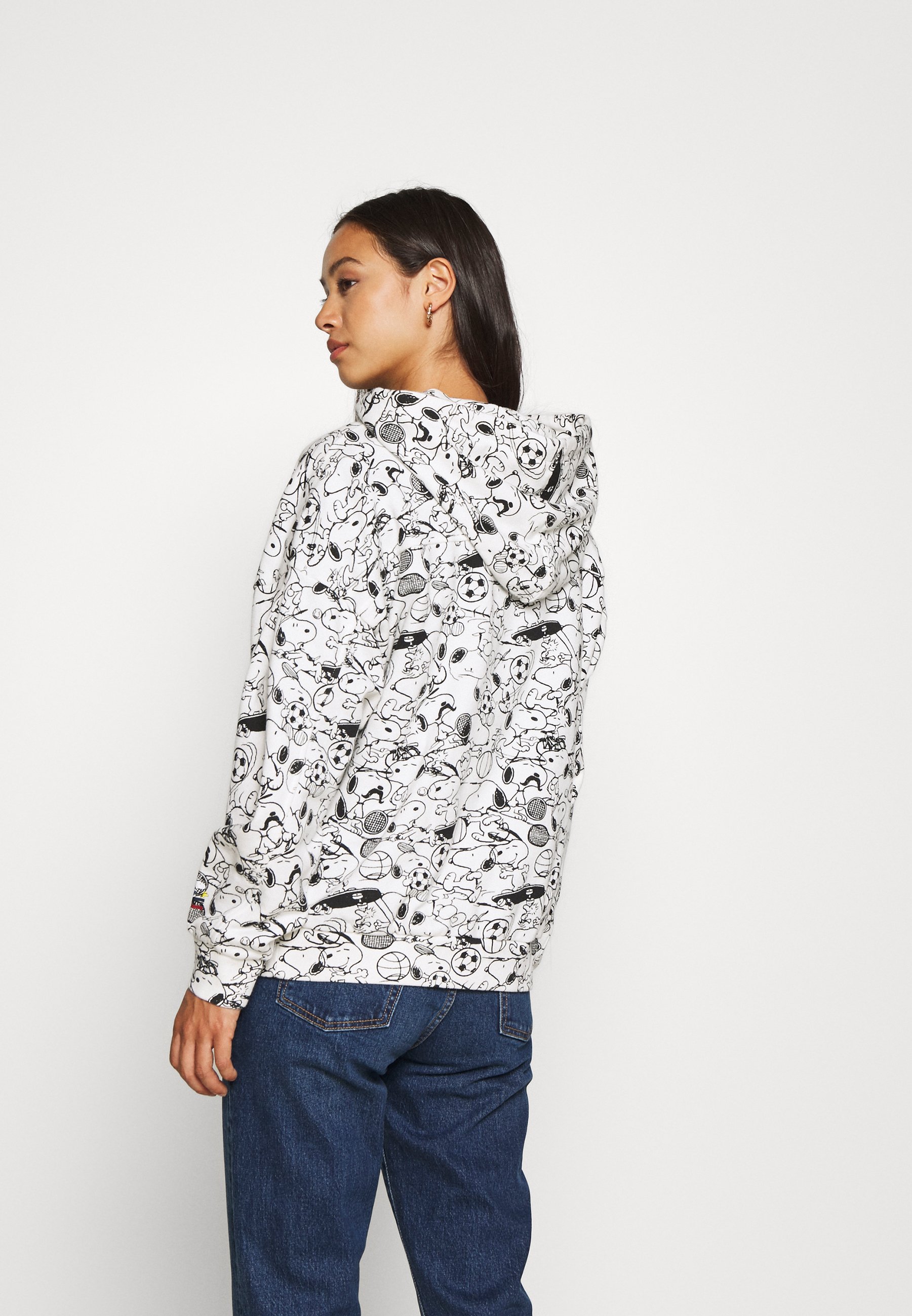 levi's x peanuts hoodie