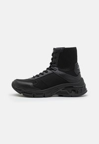 Emporio Armani Höga sneakers - black