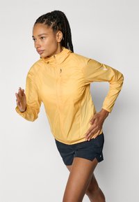 Salomon BONATTI CROSS  - Veste de running - warm apricot