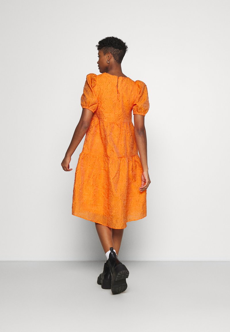 Yas Yassolero Hi Low Dress Freizeitkleid Orange Peel Zalando De 