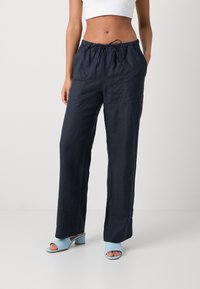Marc O'Polo PANTS JOGGER STYLE STRAIGHT LEG MEDIUM WAIST DRAWSTRING - Pantaloni - deep blue sea