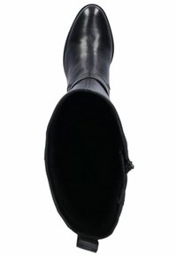 Botte noire en cuir jusqu'au genou avec un bout pointu, texture lisse et fermeture à zip sur le côté. L'intérieur est doux et sans ornements.