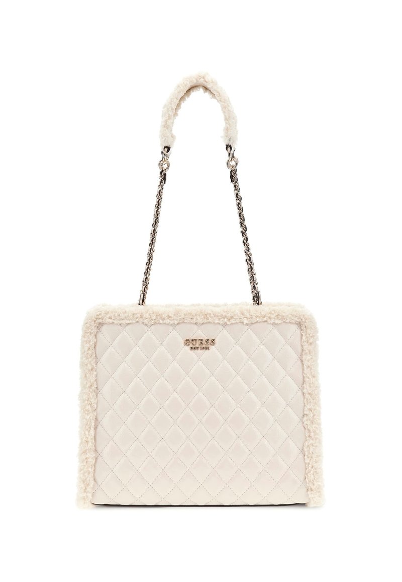 Borsa a tracolla bianca trapuntata con rifinitura texturizzata e soffice, e doppie cinghie a catena. Presenta un accento con logo dorato sul fronte.