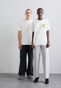 Barrow UNISEX - Print T-shirt - off white