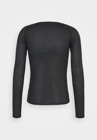 Langärmliges schwarzes Hemd aus Netzstoff, mit taillierter Form und glatter Textur. Verfügt über einen Rundhalsausschnitt und einen abgerundeten Saum.