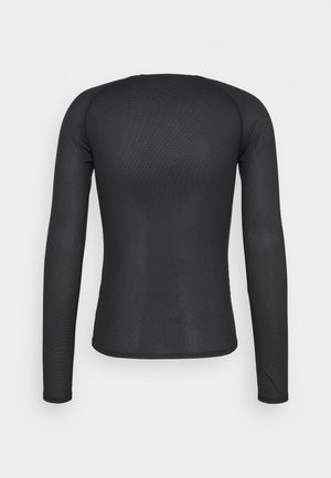 Schwarzes langärmliges, strukturiertes Hemd, von hinten gezeigt, mit figurbetonter Silhouette und rundem Ausschnitt.