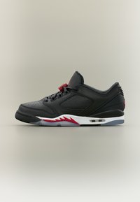 Επιλέχθηκε, black/gym red/white