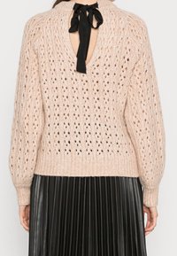 YAS Sweter