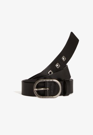 Czarny skórzany pasek z okrągłą srebrną metalową klamrą, z logo marki i metalowym trzpieniem; posiada kilka otworów do regulacji.