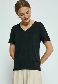 SAMANTHA V-NECK  - Basic T-shirt - black