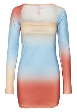 SOMETHINGNEW, EMILY MINI DRESS - Jerseykleid - peach fuzz