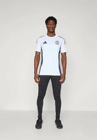 adidas Performance MANCHESTER UNITED 25/26 COMPETITION TRAINING PANTS - Športne kratke hlače - black/aurora plum