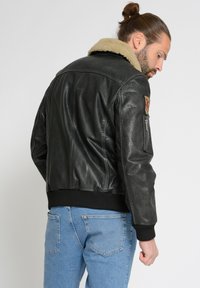 Thumbnail Image 3