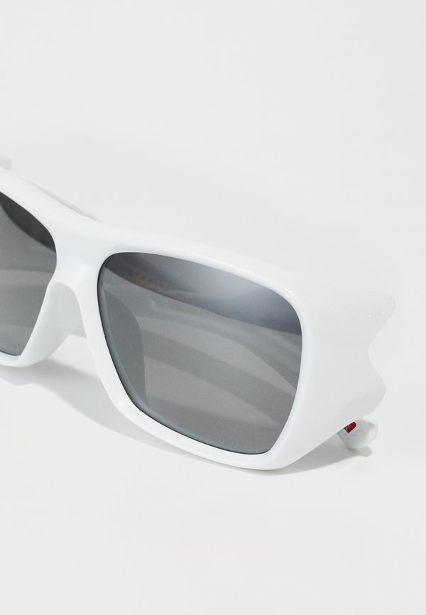 CHAMINADE UNISEX - Sunglasses2