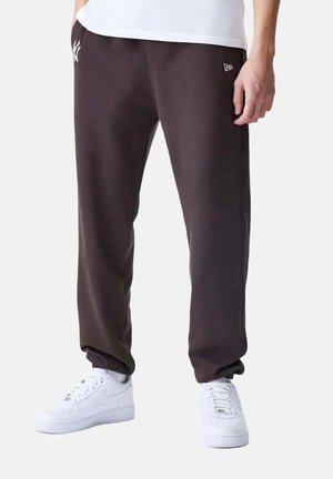 New Era, MLB MIDI LE JOGGER BB NEYYAN BRS - Pantaloni sportivi - dark brown