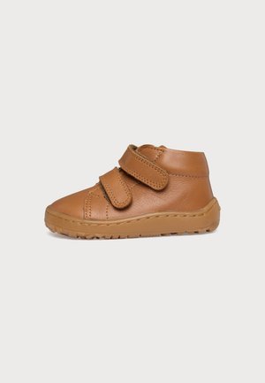 Froddo, BAREFOOT FIRST STEP UNISEX - Високи маратонки - cognac