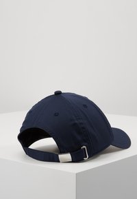 Thumbnail Image 4