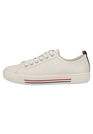 Trainers - white
