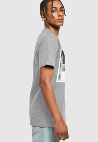 Mister Tee HOOP LIFE - Marškinėliai su spaudiniu - heather grey