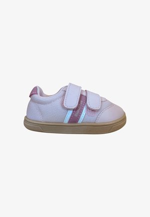 Zapatilla rosa claro para niño pequeño con suela beige, tela de malla, dos tiras blancas de velcro y etiqueta "Blanditos" en el lateral.