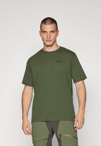 Patagonia LOGO - Tricou cu imprimeu - pine green